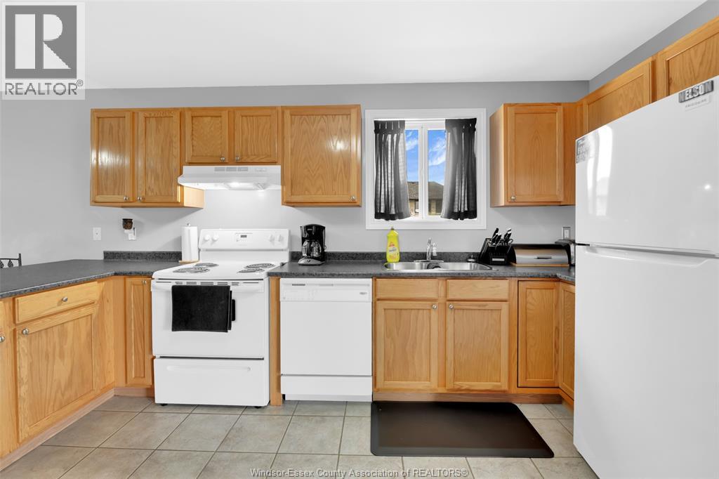 4134 Zurich, Windsor, Ontario  N9G 3E4 - Photo 6 - 26012788