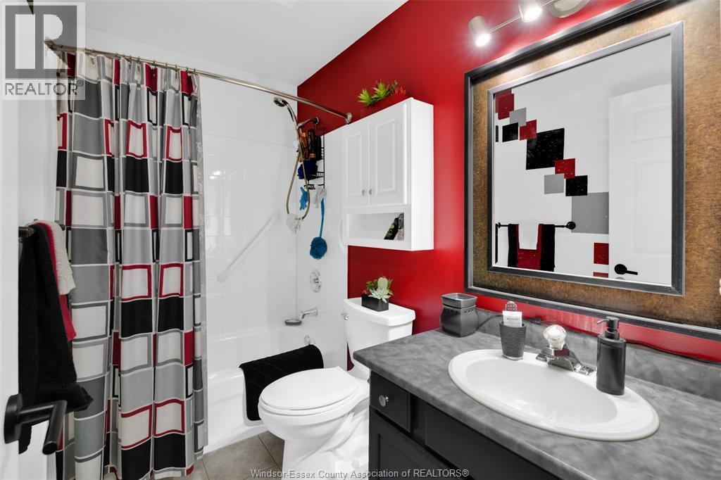 4134 Zurich, Windsor, Ontario  N9G 3E4 - Photo 9 - 26012788