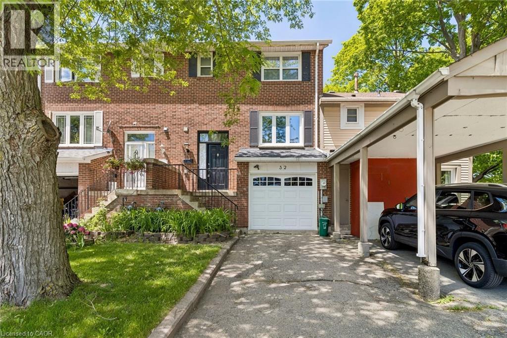32 LANSING Square, Brampton, Ontario