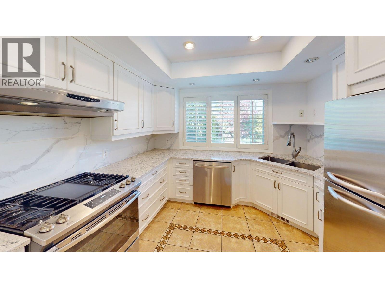 1567 Mcbride Street, North Vancouver, British Columbia  V7P 1G5 - Photo 3 - R3130800