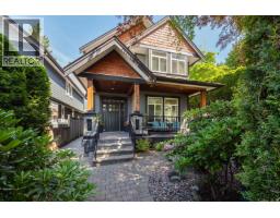 362 E 21ST STREET, North Vancouver, British Columbia