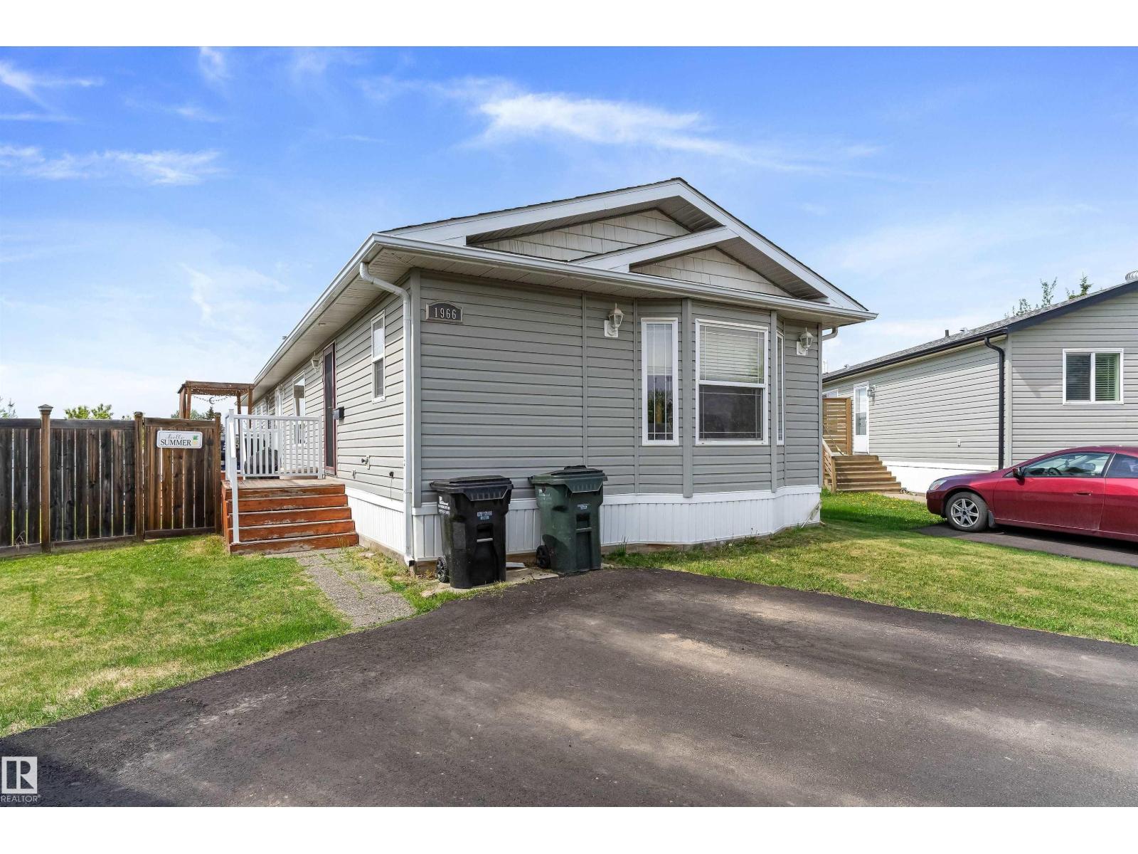1966 Jubilee Pl, Sherwood Park, Alberta  T8H 2N9 - Photo 2 - E4491234