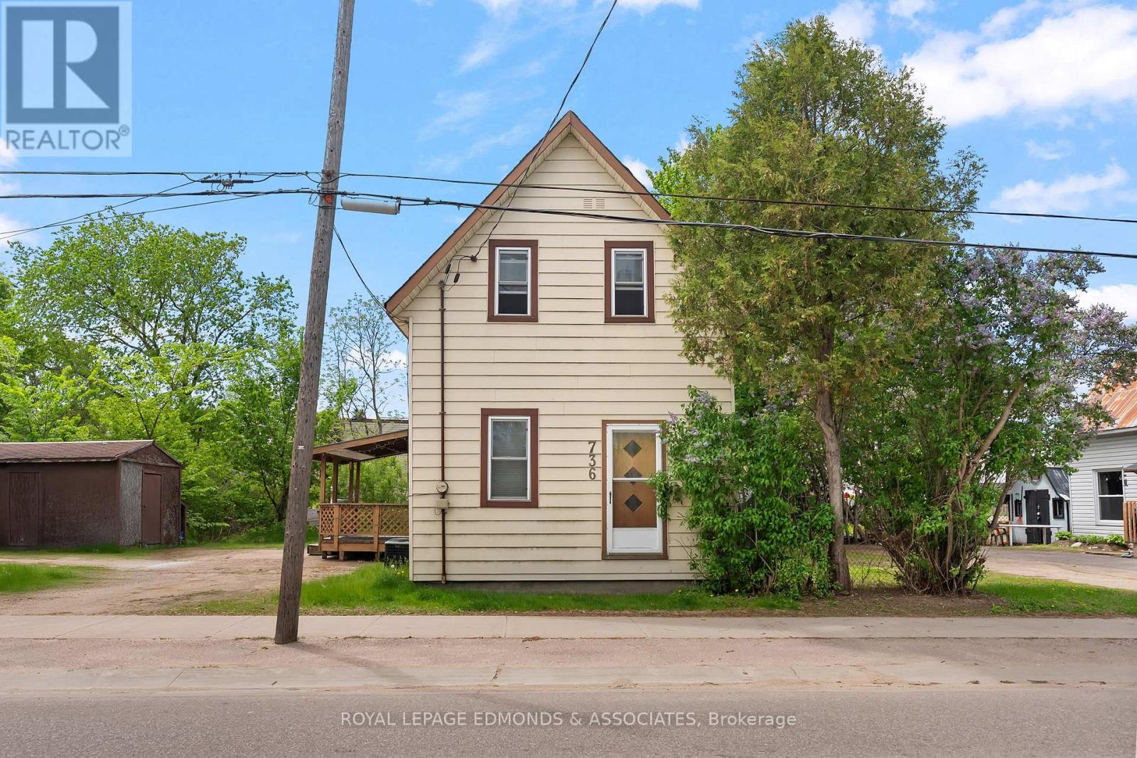 736 PEMBROKE STREET W, Pembroke, Ontario