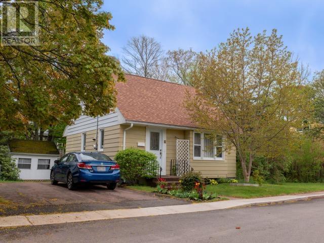 8 Alexander Drive, Charlottetown, Prince Edward Island  C1A 4Z7 - Photo 2 - 202612945