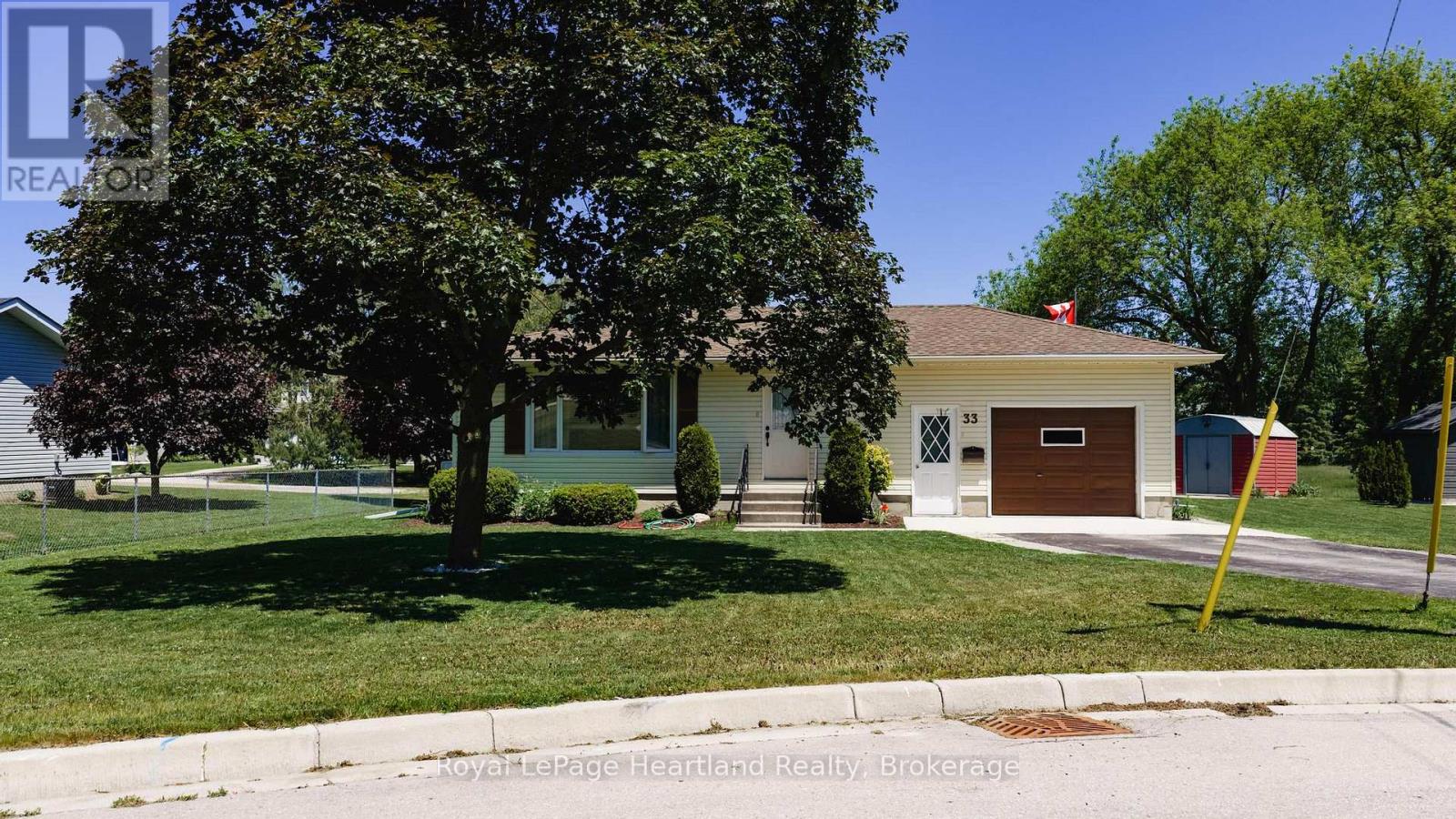 33 North Street, Huron East, Ontario  N0K 1G0 - Photo 2 - X13227238
