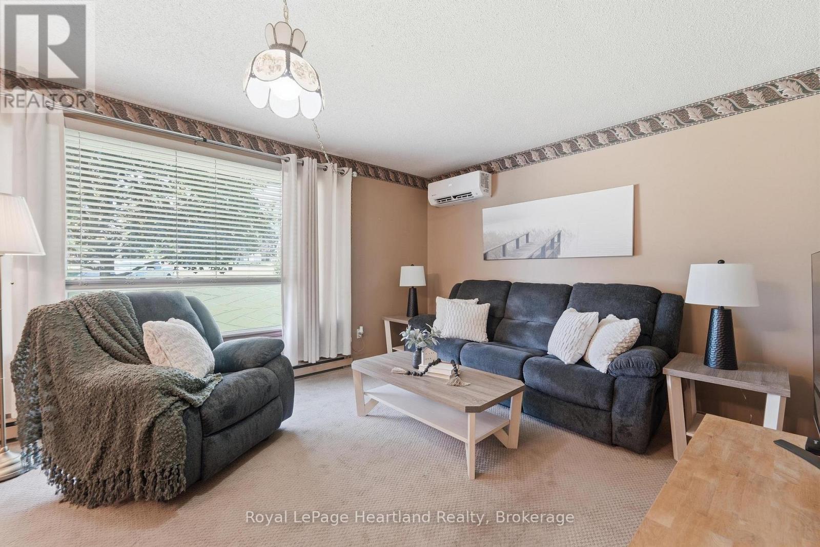 33 North Street, Huron East, Ontario  N0K 1G0 - Photo 3 - X13227238