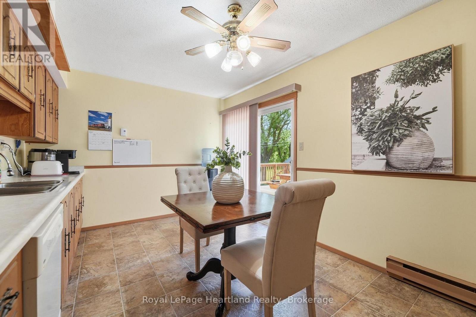 33 North Street, Huron East, Ontario  N0K 1G0 - Photo 7 - X13227238
