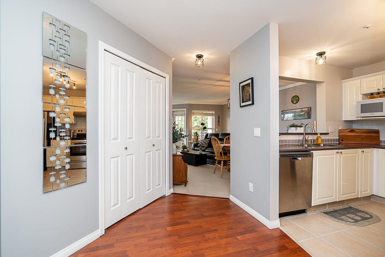 312 7435 121a Street, Surrey, British Columbia  V3W 0W8 - Photo 3 - R3130703