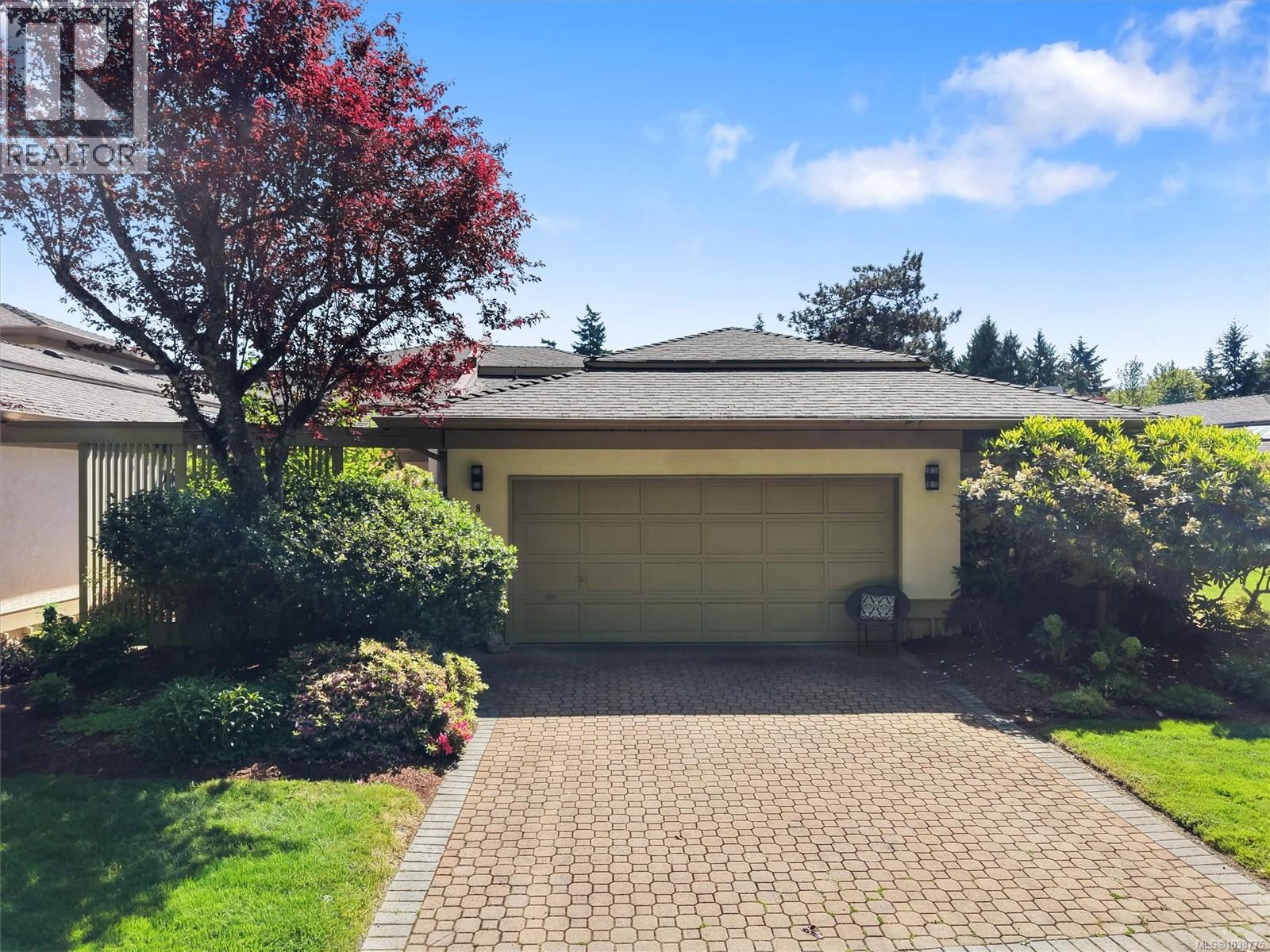 8 4701 Lochside Dr, Saanich, British Columbia  V8Y 3E2 - Photo 11 - 1038775