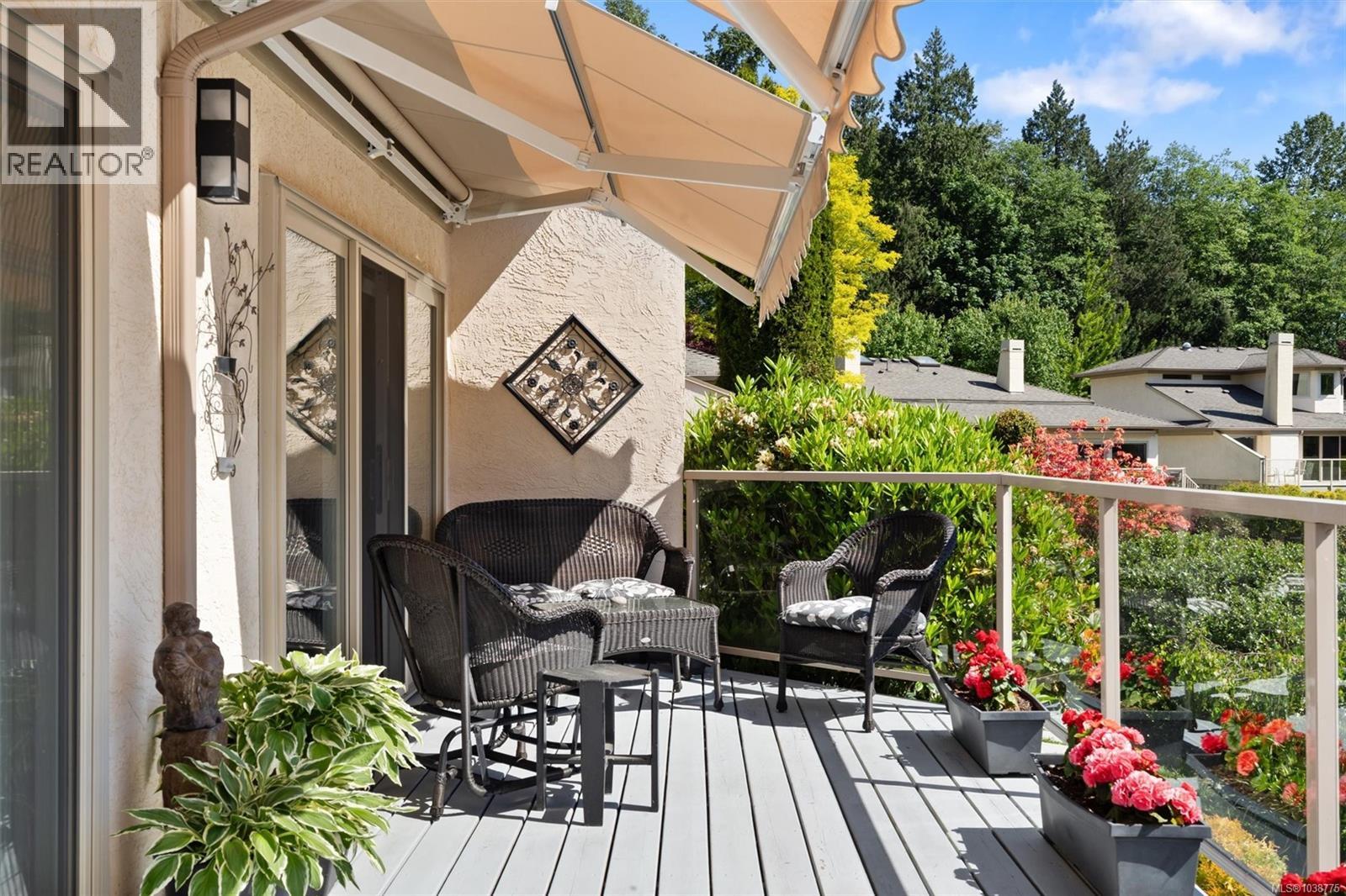 8 4701 Lochside Dr, Saanich, British Columbia  V8Y 3E2 - Photo 33 - 1038775