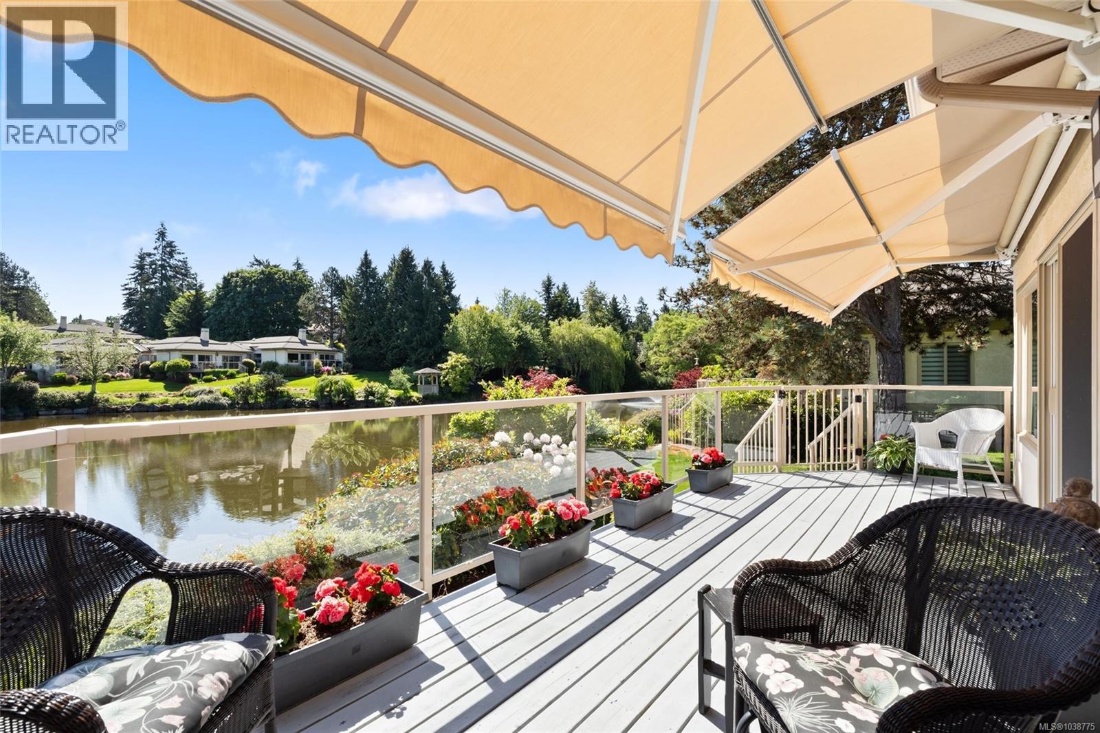 8 4701 Lochside Dr, Saanich, British Columbia  V8Y 3E2 - Photo 4 - 1038775