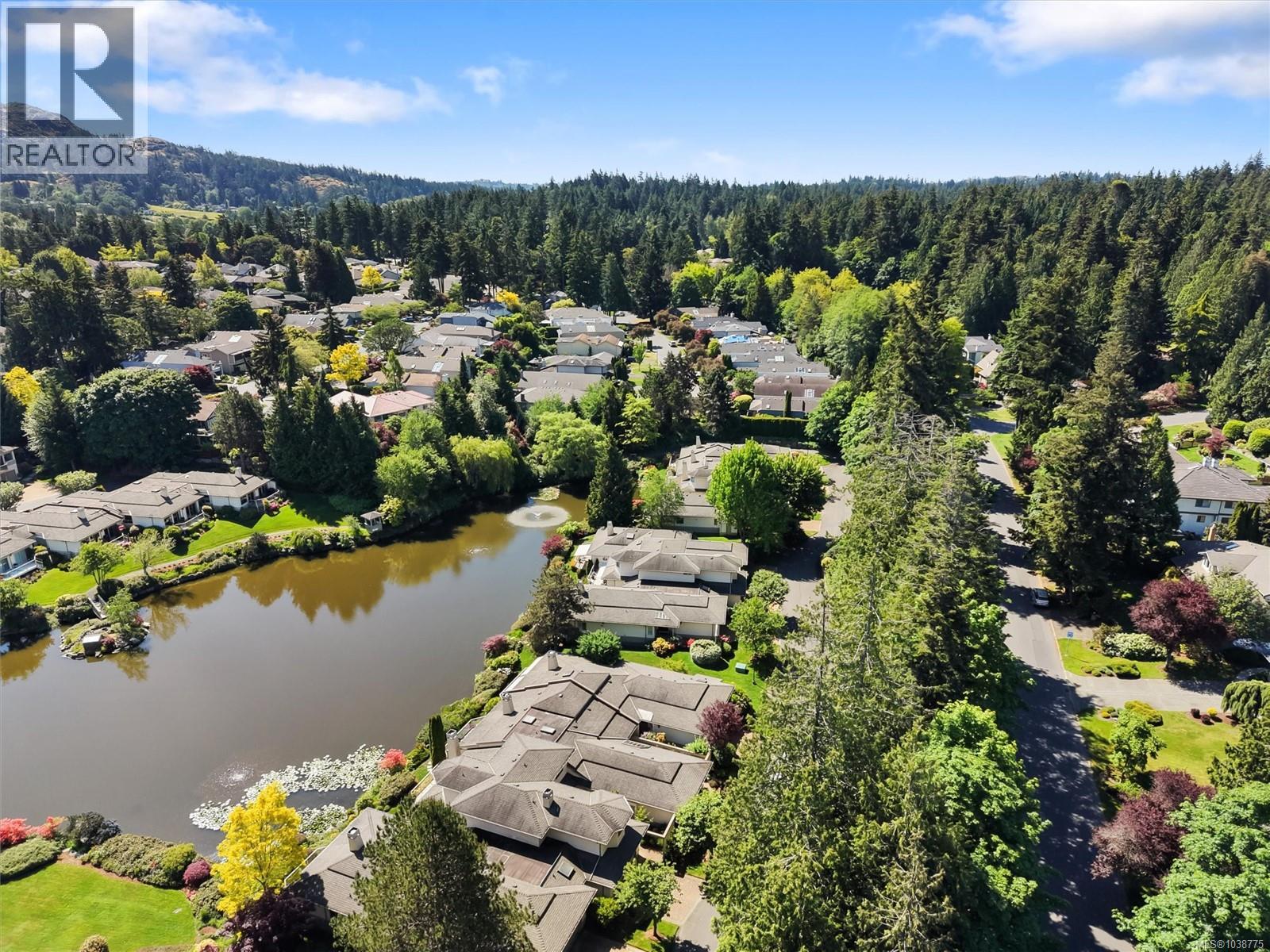 8 4701 Lochside Dr, Saanich, British Columbia  V8Y 3E2 - Photo 9 - 1038775
