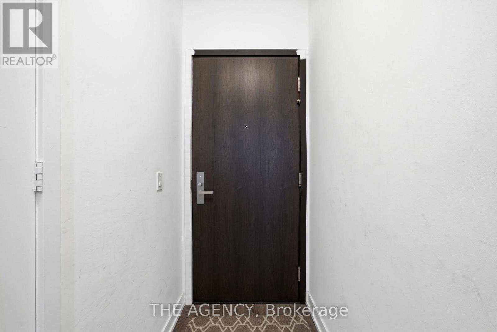 804 - 1 Yorkville Avenue, Toronto, Ontario  M4W 1L1 - Photo 2 - C13227334