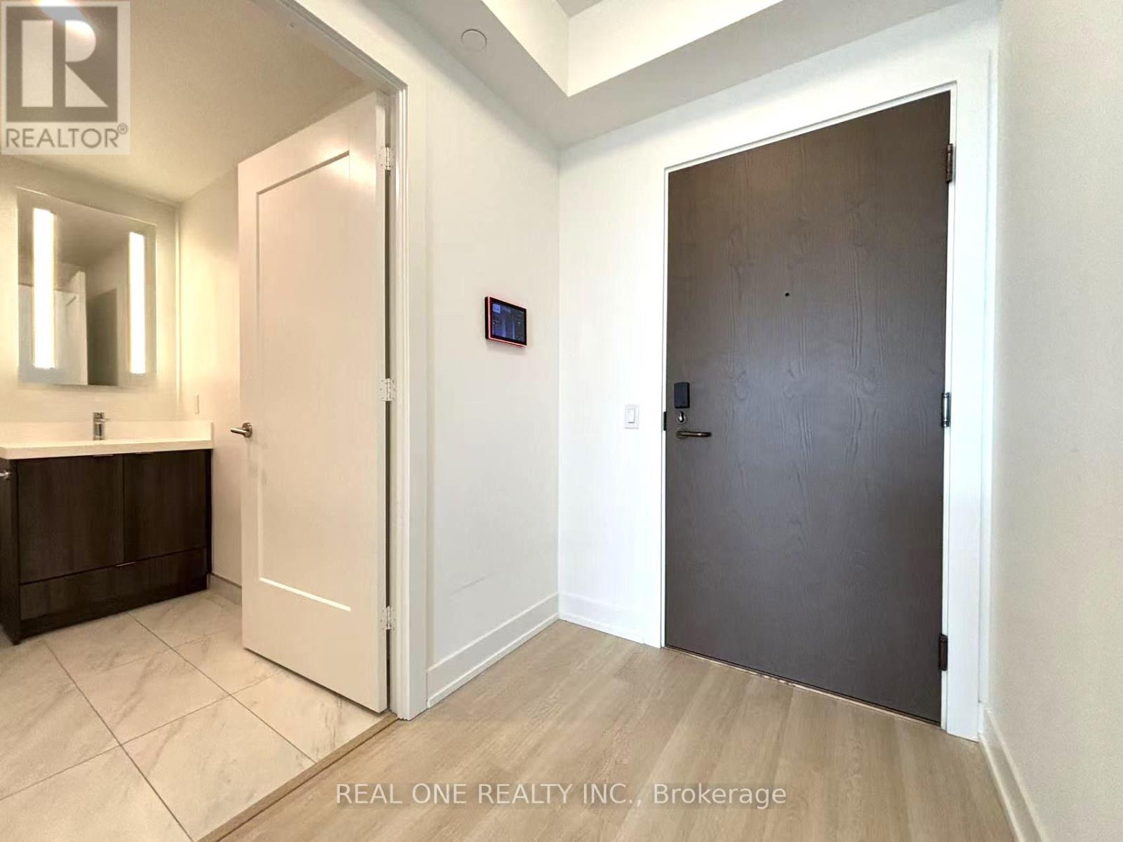 2704 - 30 Inn On The Park Drive, Toronto, Ontario  M3C 0P7 - Photo 4 - C13227438