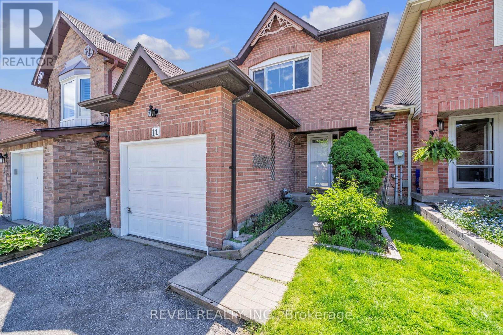 11 CARR DRIVE, Ajax, Ontario