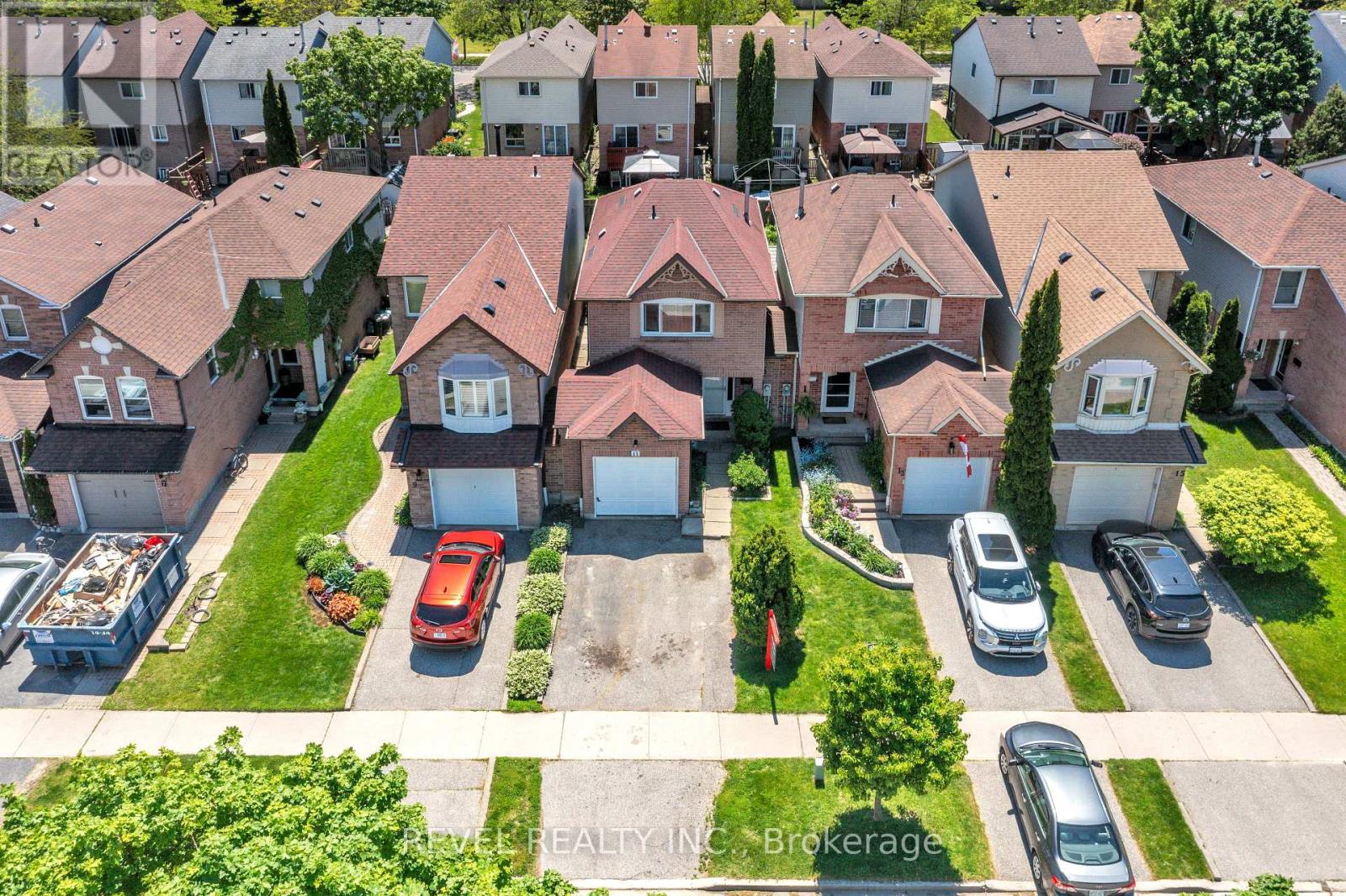 11 Carr Drive, Ajax, Ontario  L1T 3E1 - Photo 2 - E13227350