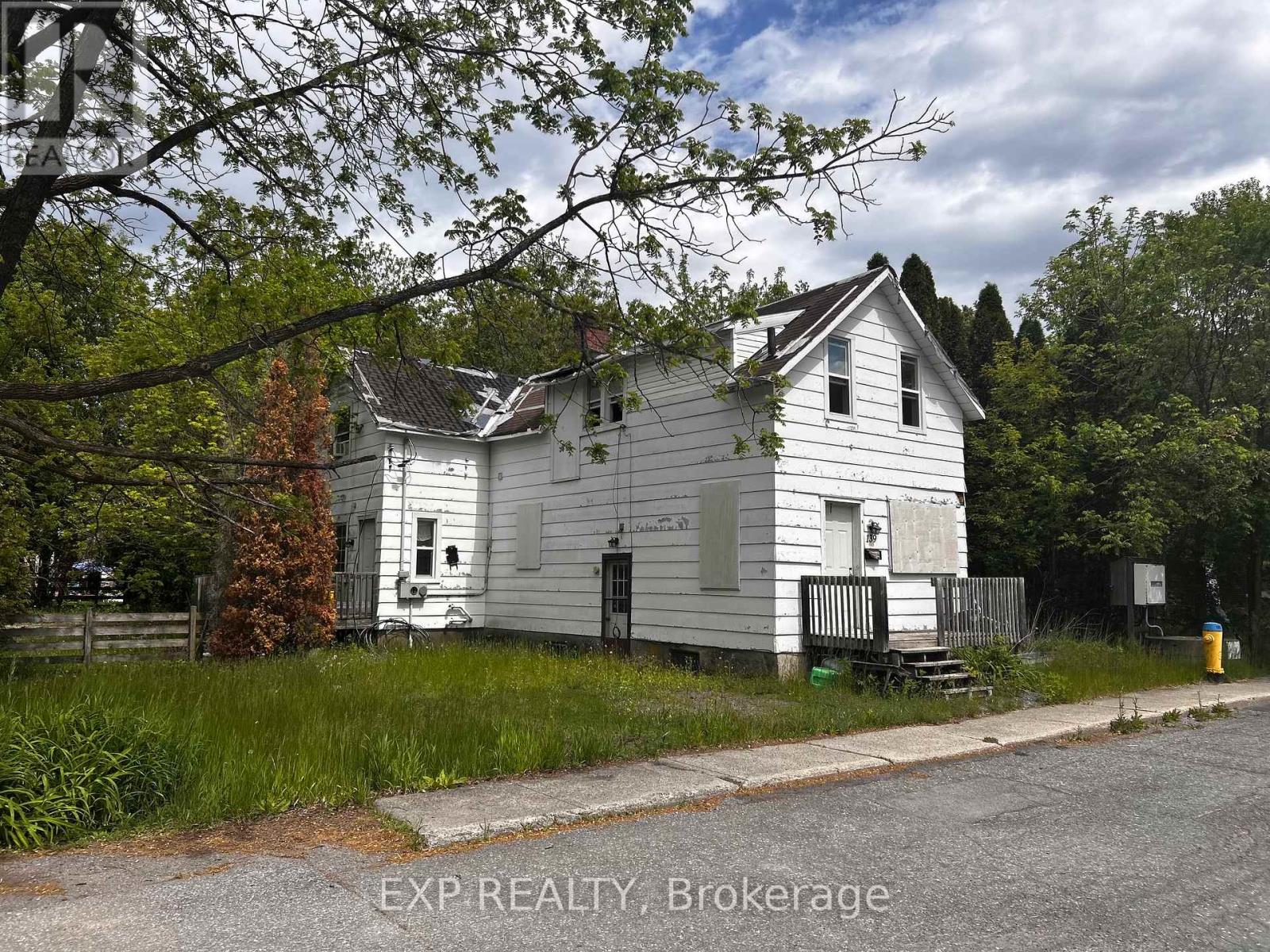 139 Charles Street, Carleton Place, Ontario  K7C 2Y4 - Photo 2 - X12993618