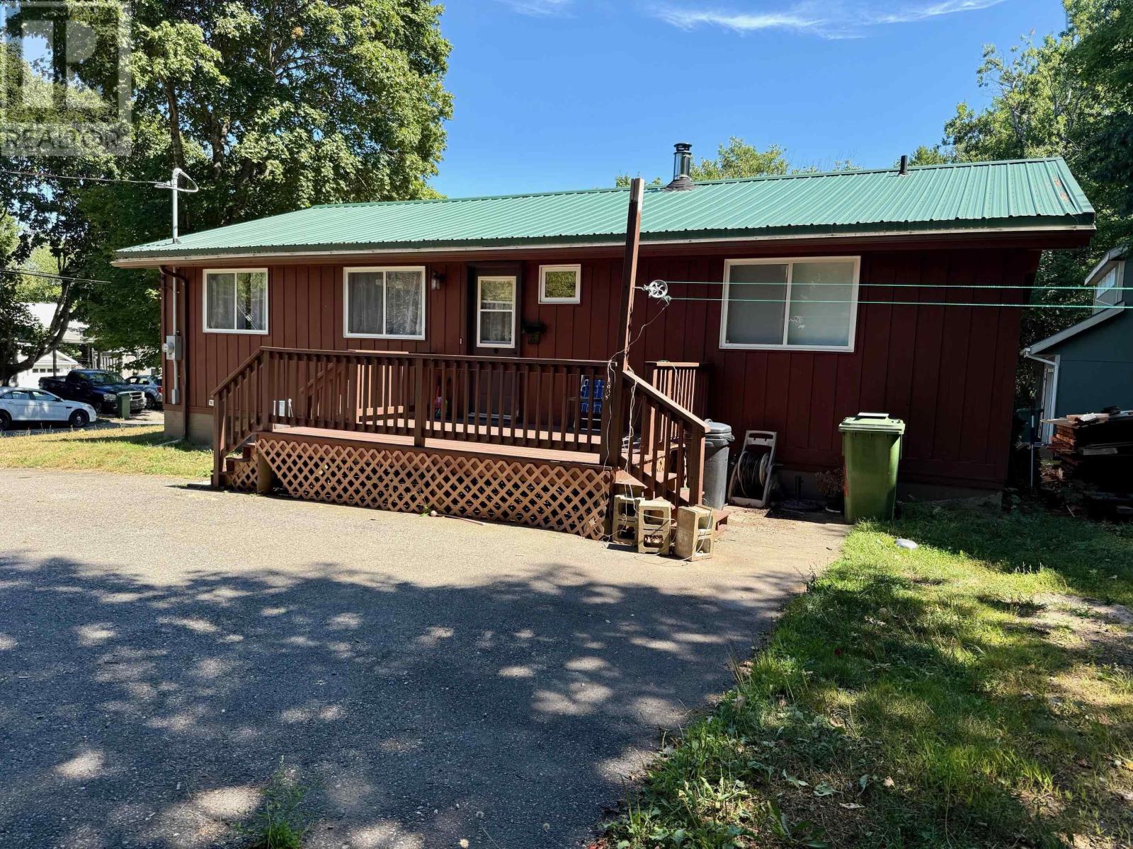 29 Nauss Avenue, Bridgewater, Nova Scotia  B4V 1V6 - Photo 1 - 202612944