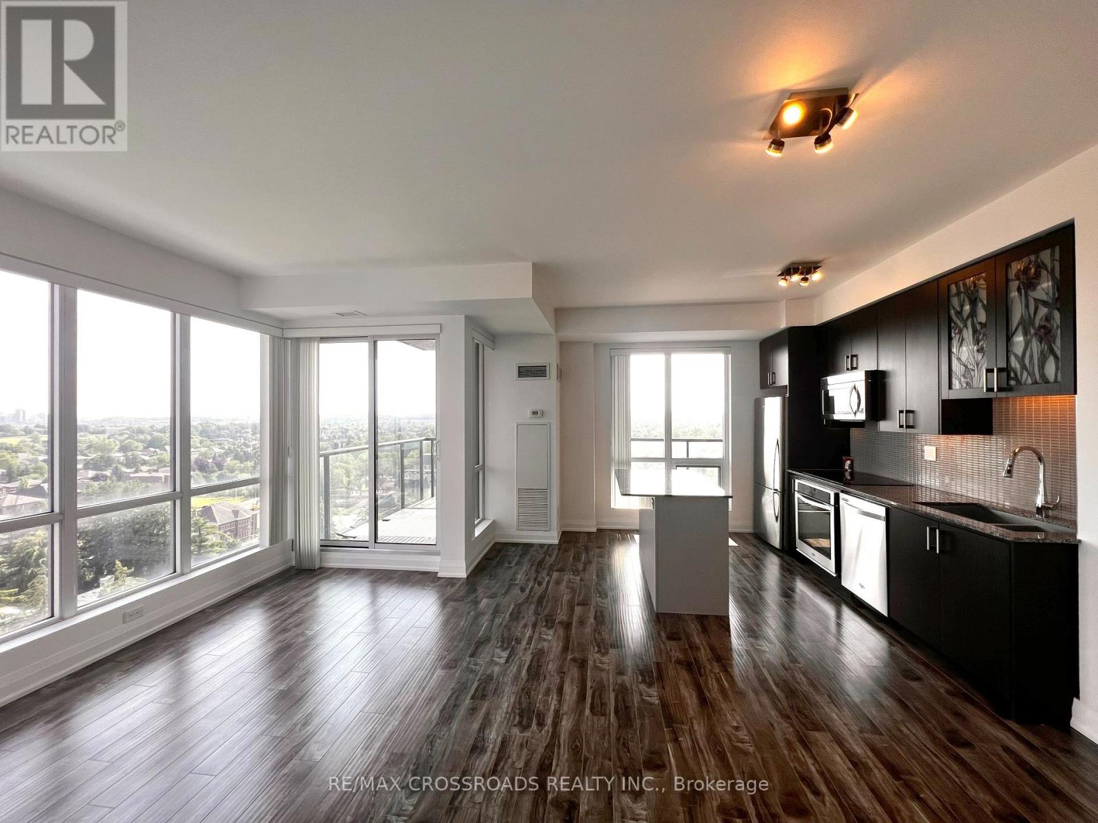 1210 - 9088 Yong Street, Richmond Hill, Ontario  L4C 6Z9 - Photo 3 - N13227270