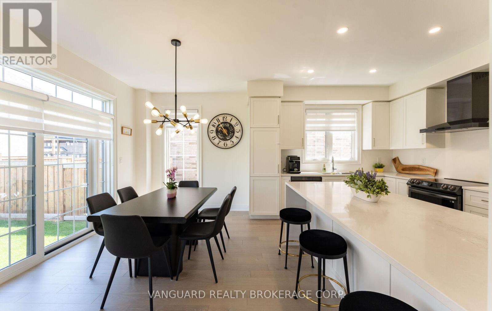 158 Scarlet Way, Bradford West Gwillimbury, Ontario  L3Z 4J2 - Photo 17 - N13227320