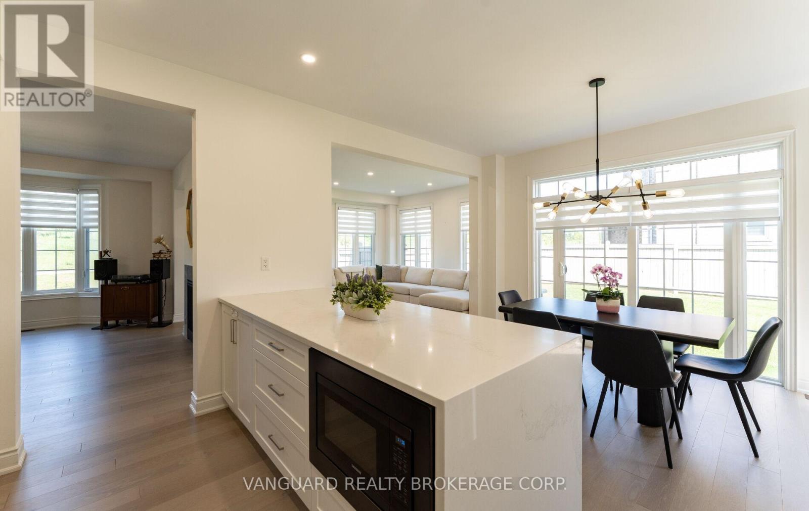 158 Scarlet Way, Bradford West Gwillimbury, Ontario  L3Z 4J2 - Photo 19 - N13227320