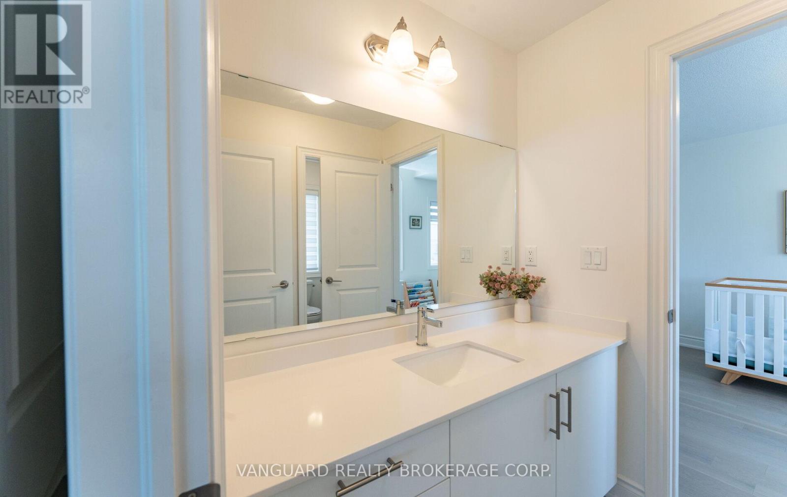 158 Scarlet Way, Bradford West Gwillimbury, Ontario  L3Z 4J2 - Photo 44 - N13227320