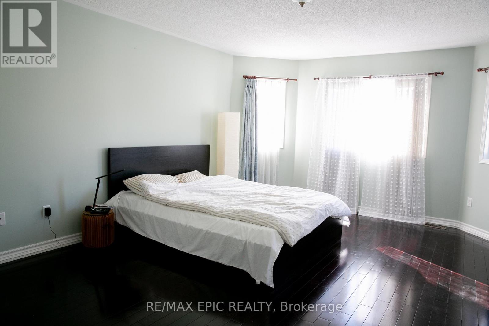 45 Golden Meadow Drive, Markham, Ontario  L6E 1E4 - Photo 11 - N13227396