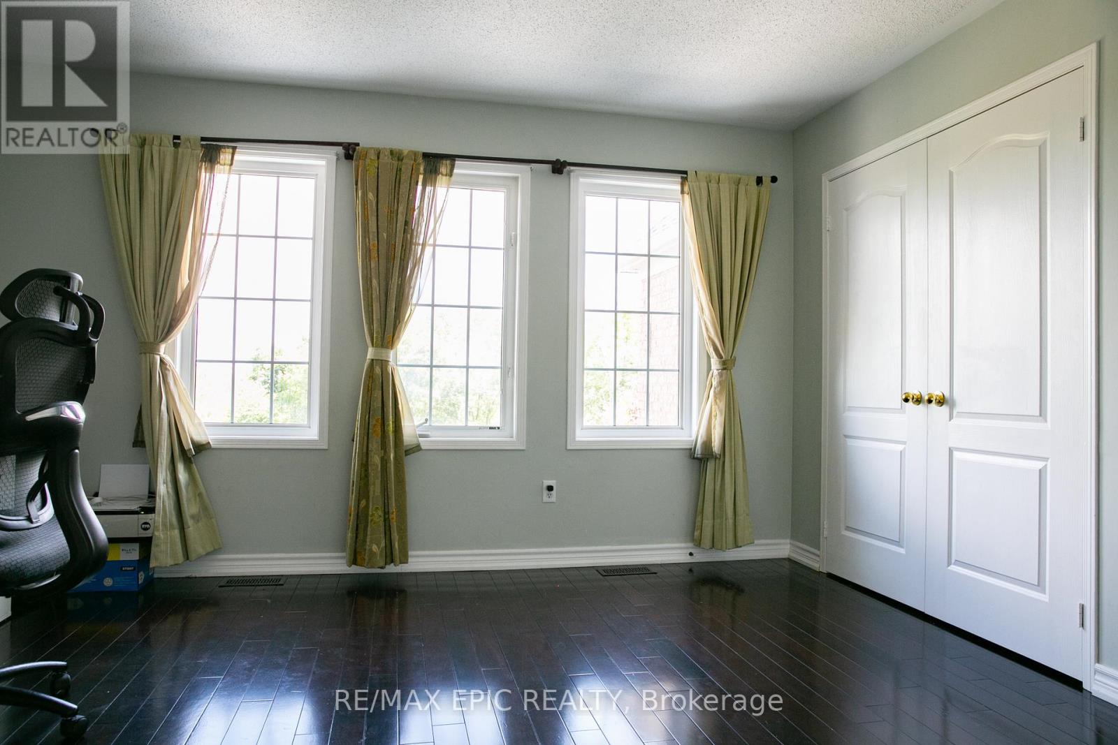 45 Golden Meadow Drive, Markham, Ontario  L6E 1E4 - Photo 13 - N13227396