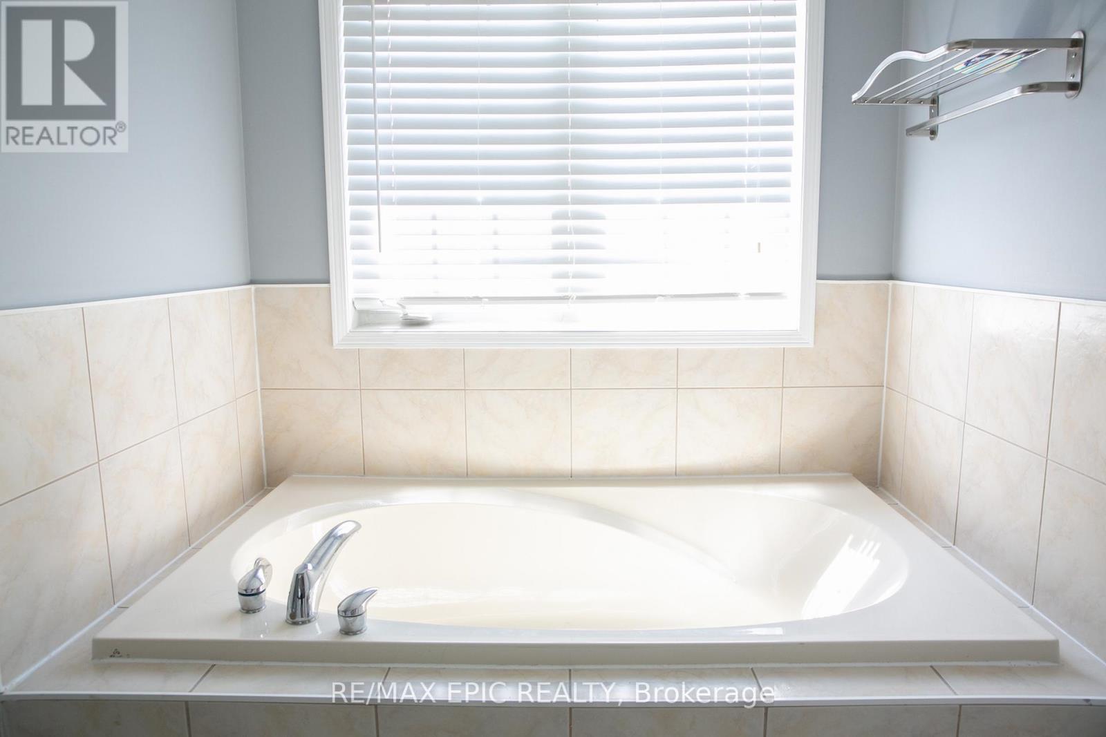 45 Golden Meadow Drive, Markham, Ontario  L6E 1E4 - Photo 16 - N13227396