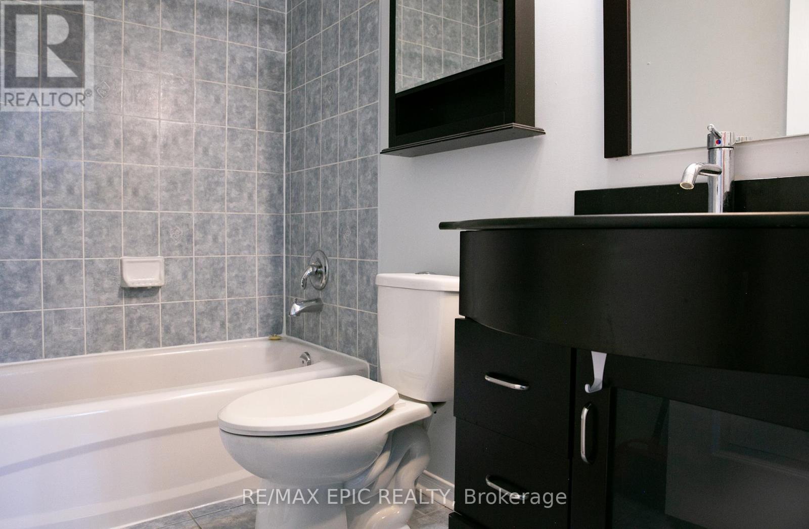 45 Golden Meadow Drive, Markham, Ontario  L6E 1E4 - Photo 18 - N13227396