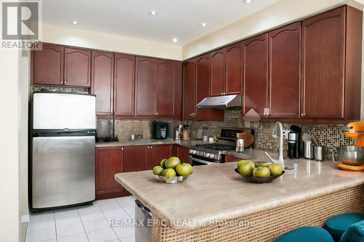 45 Golden Meadow Drive, Markham, Ontario  L6E 1E4 - Photo 3 - N13227396
