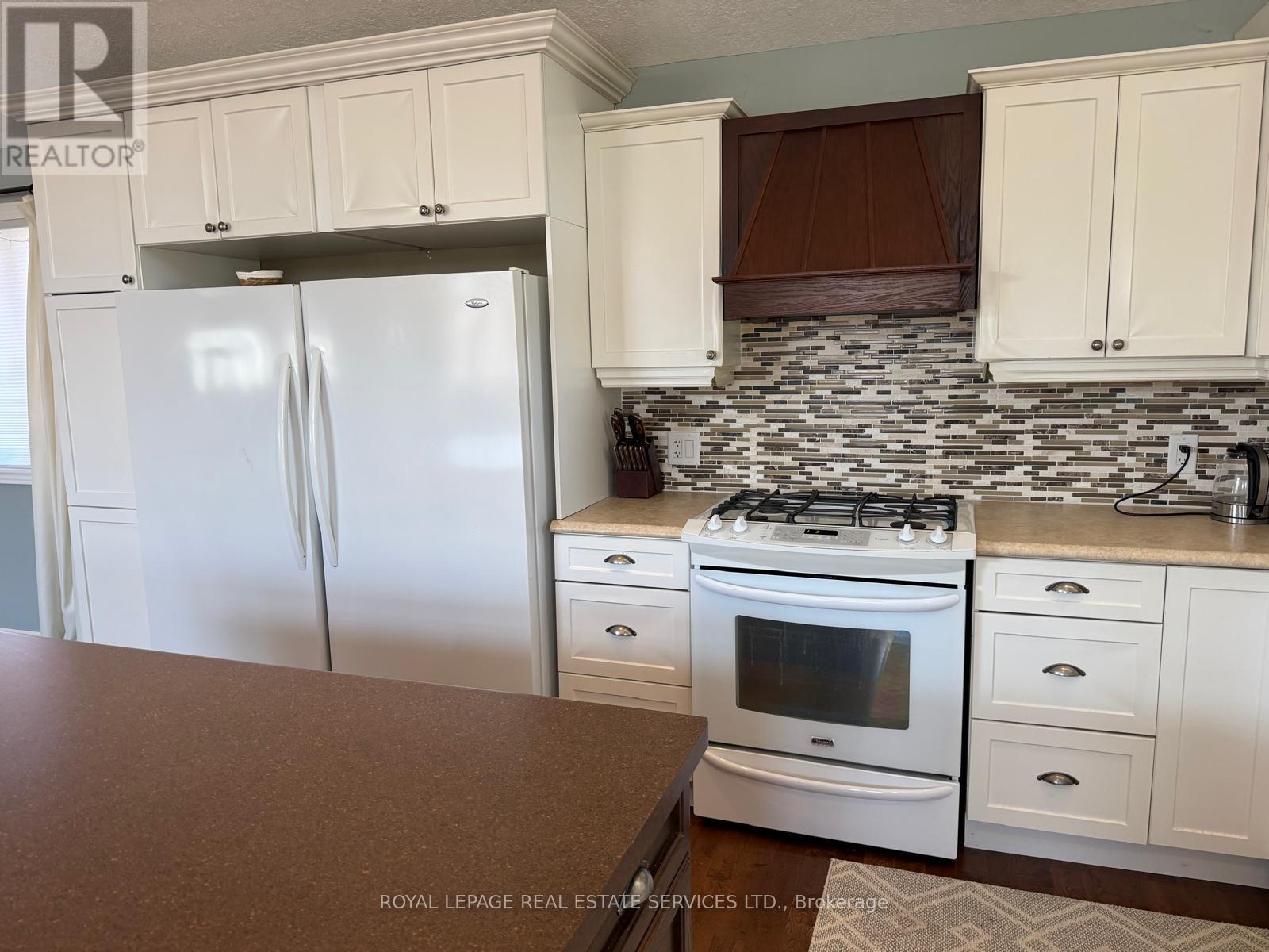 Upper Level - 100 Essa Road, Barrie, Ontario  L4N 3K7 - Photo 10 - S13227406