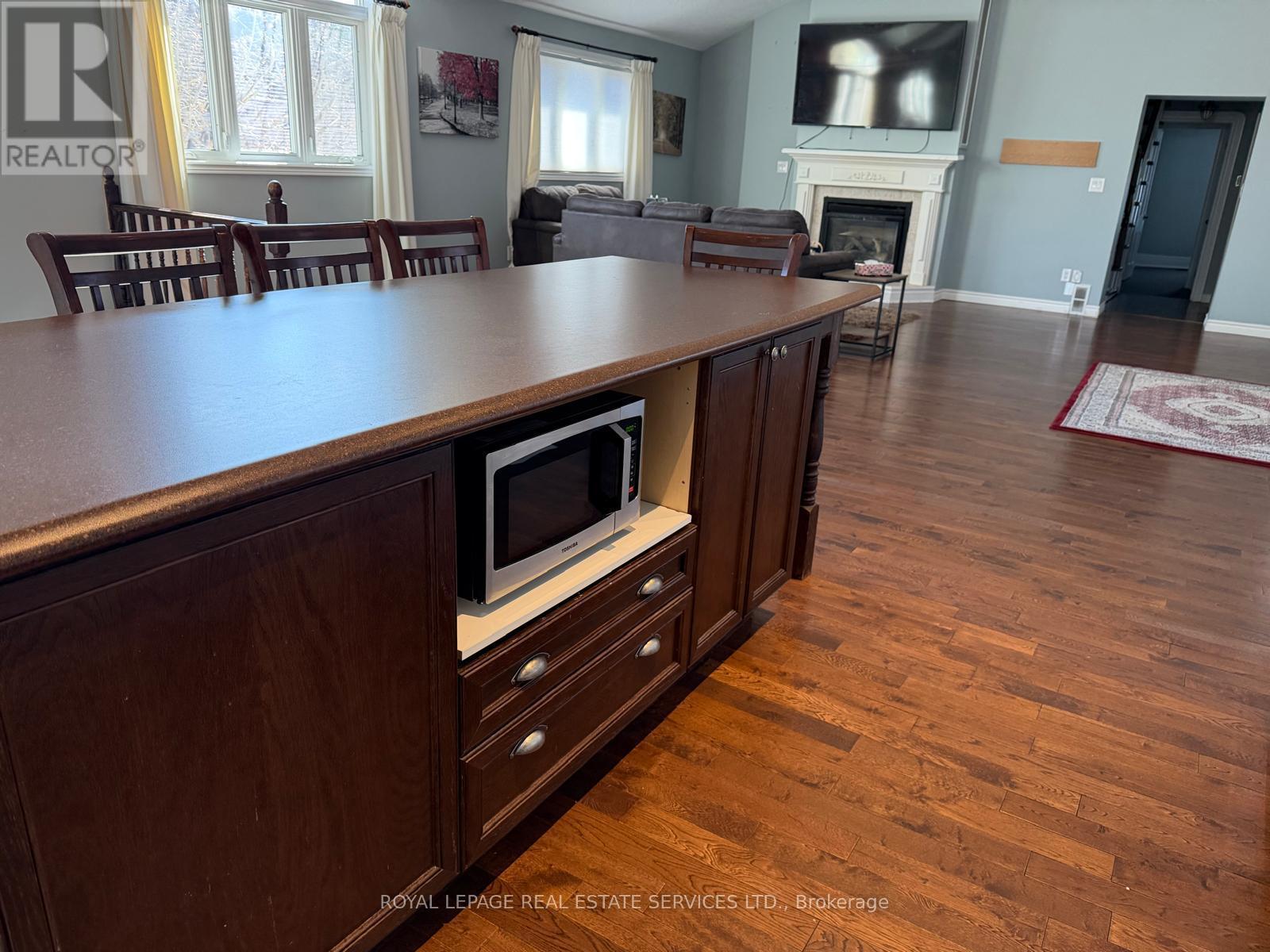 Upper Level - 100 Essa Road, Barrie, Ontario  L4N 3K7 - Photo 11 - S13227406