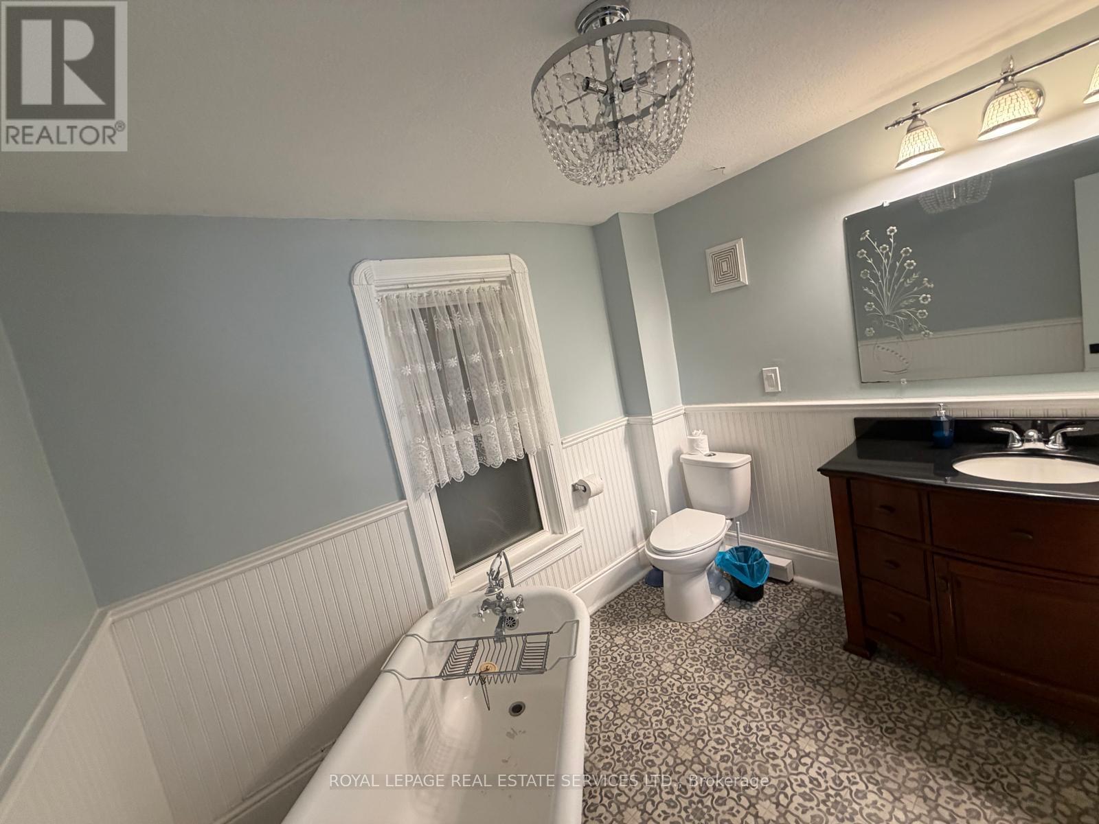 Upper Level - 100 Essa Road, Barrie, Ontario  L4N 3K7 - Photo 14 - S13227406