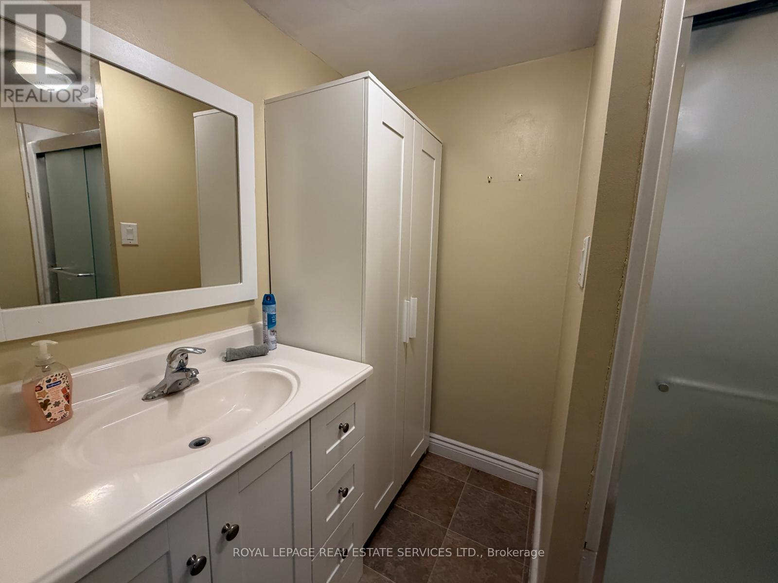 Upper Level - 100 Essa Road, Barrie, Ontario  L4N 3K7 - Photo 20 - S13227406