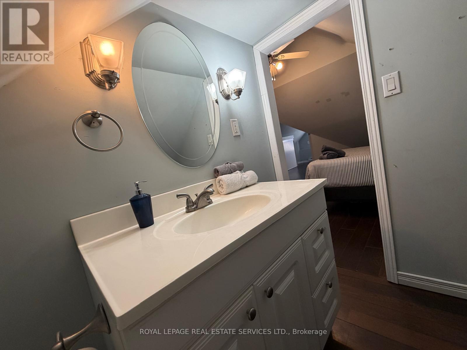 Upper Level - 100 Essa Road, Barrie, Ontario  L4N 3K7 - Photo 25 - S13227406