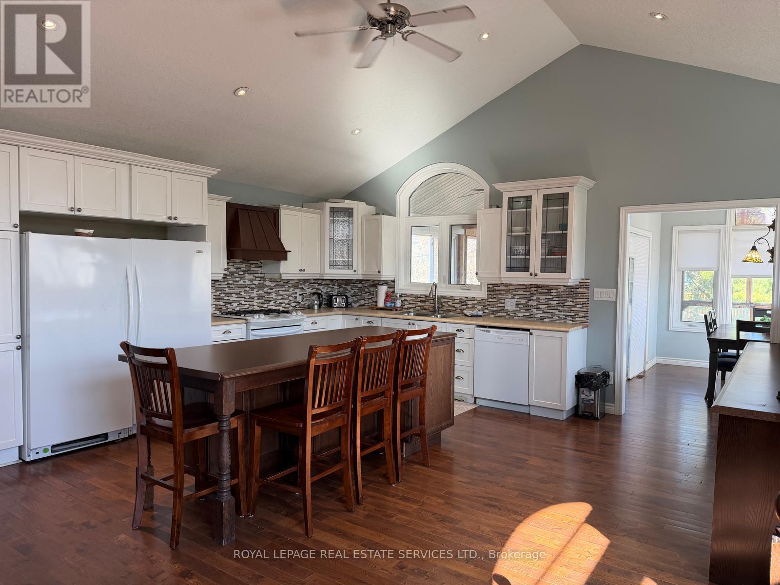 Upper Level - 100 Essa Road, Barrie, Ontario  L4N 3K7 - Photo 6 - S13227406