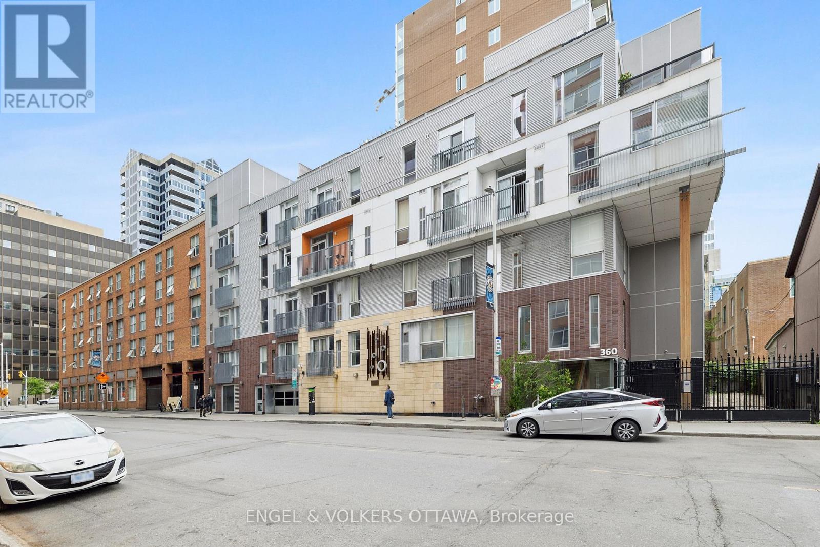 104 - 360 CUMBERLAND STREET, Ottawa, Ontario