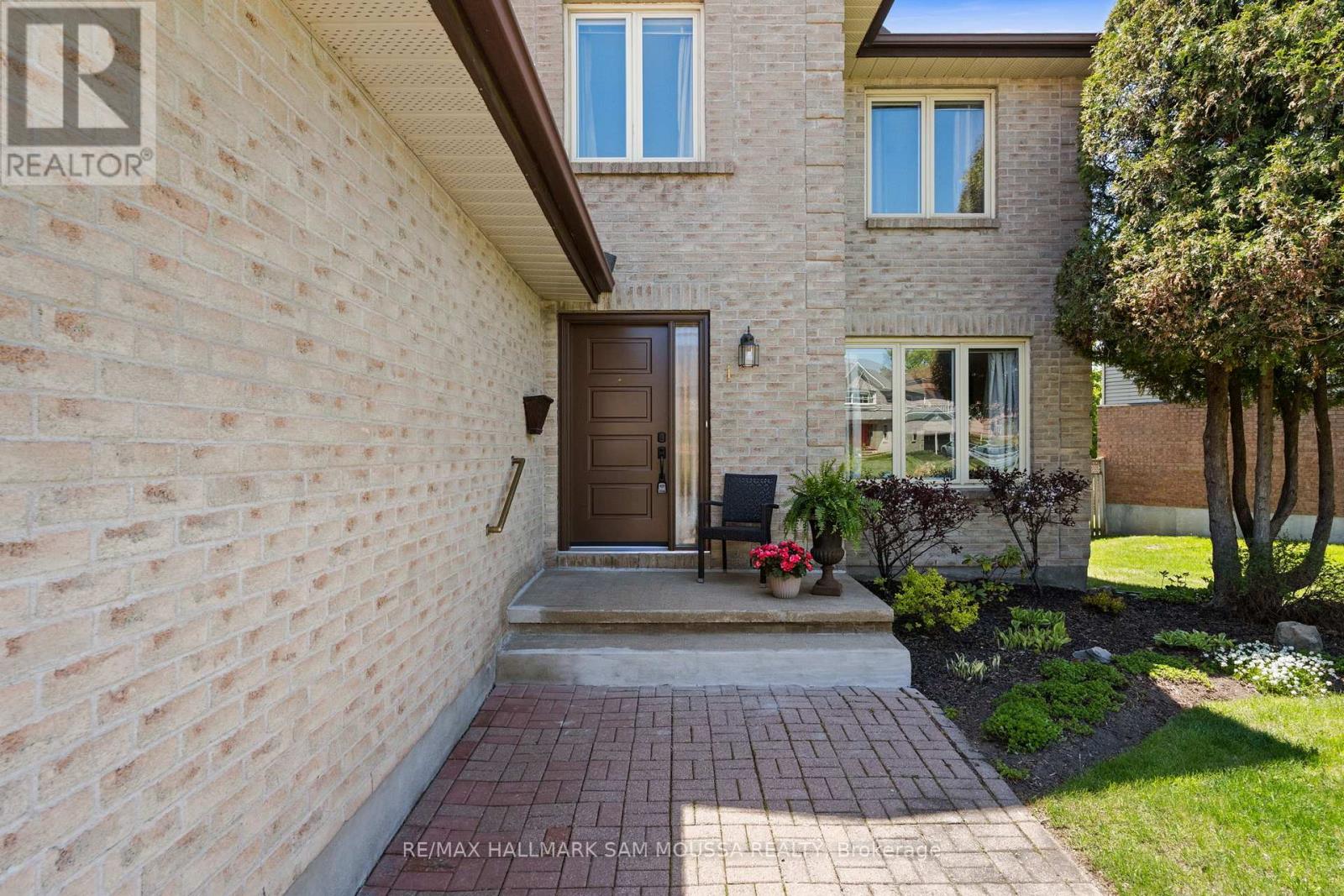 1 Willow Glen Drive, Ottawa, Ontario K2M 1L3 - Photo 4 - X13227572