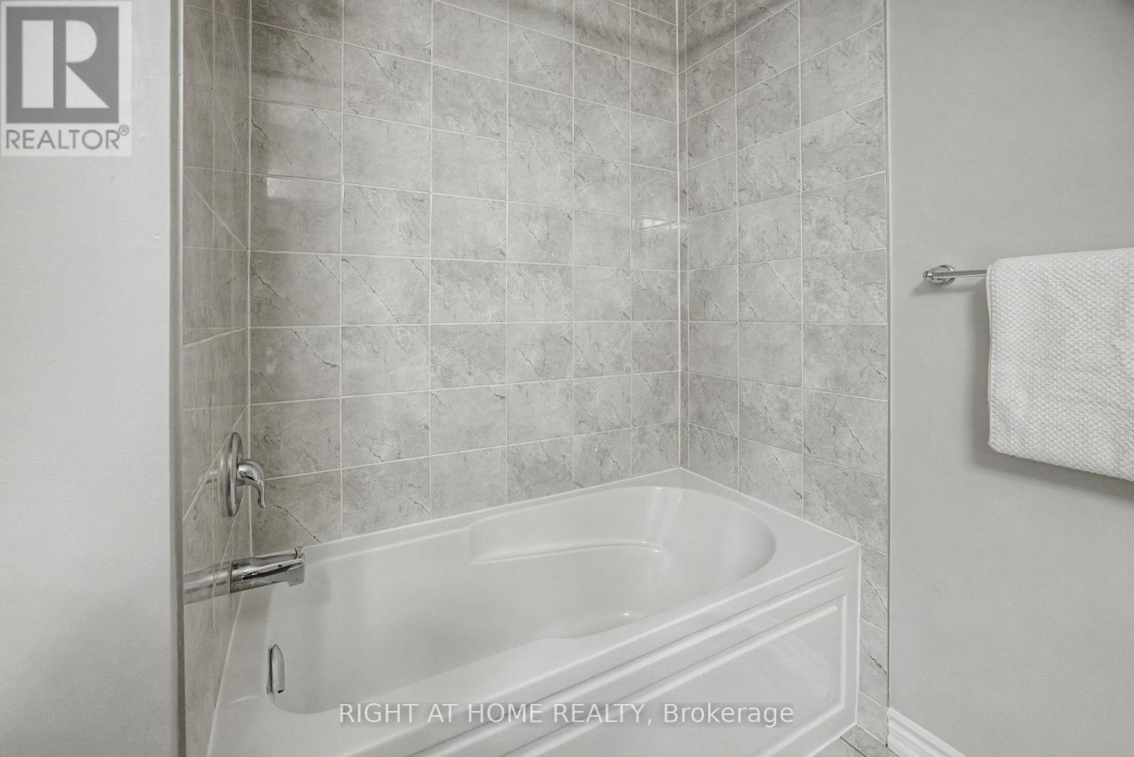 1235 Mulroney Heights, Milton, Ontario  L9E 1G1 - Photo 32 - W13227214