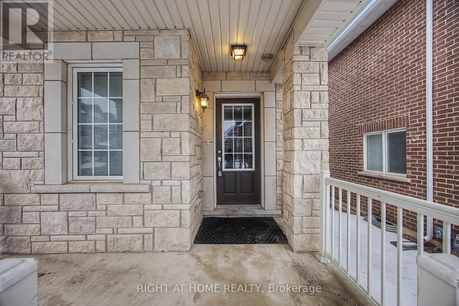 1235 Mulroney Heights, Milton, Ontario  L9E 1G1 - Photo 5 - W13227214