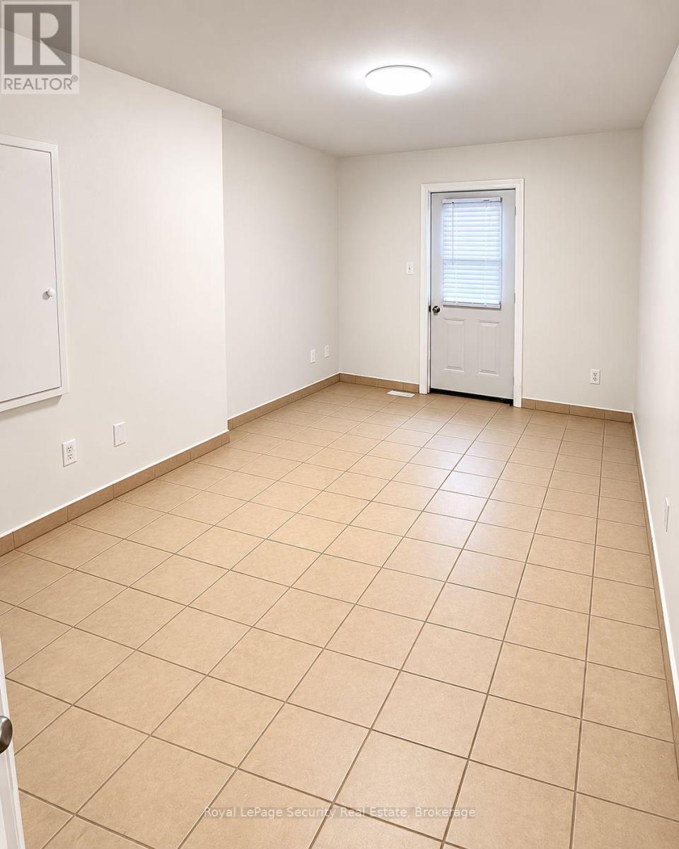 2 - 1136 Dufferin Street, Toronto, Ontario  M6H 4B6 - Photo 5 - W13227280