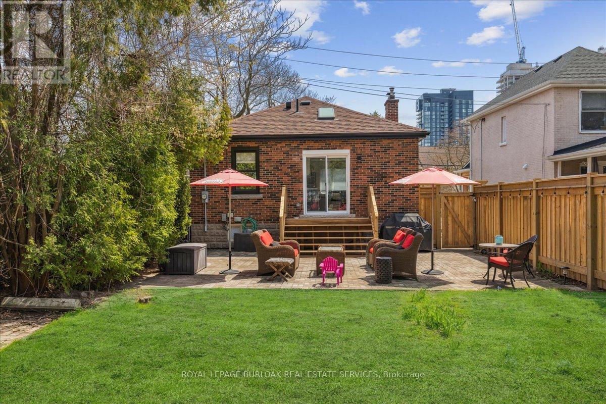 Upper Level - 2113 New Street, Burlington, Ontario  L7R 1H7 - Photo 21 - W13227340