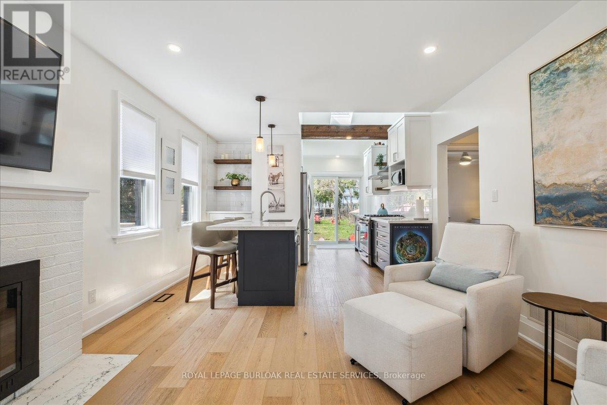 Upper Level - 2113 New Street, Burlington, Ontario  L7R 1H7 - Photo 4 - W13227340