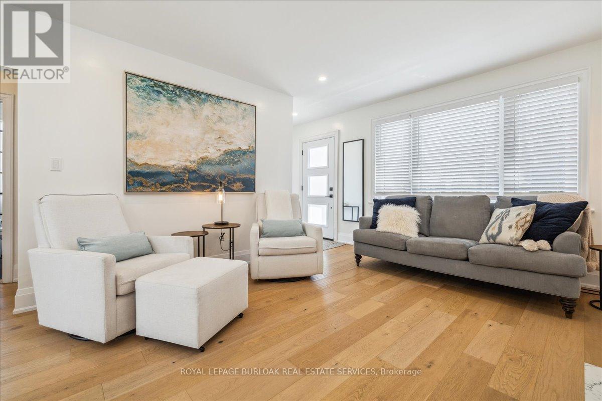 Upper Level - 2113 New Street, Burlington, Ontario  L7R 1H7 - Photo 6 - W13227340