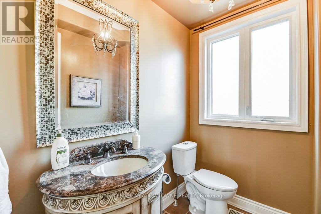 591 Lakeside Avenue, Mississauga, Ontario  L5G 1N7 - Photo 15 - W13227364