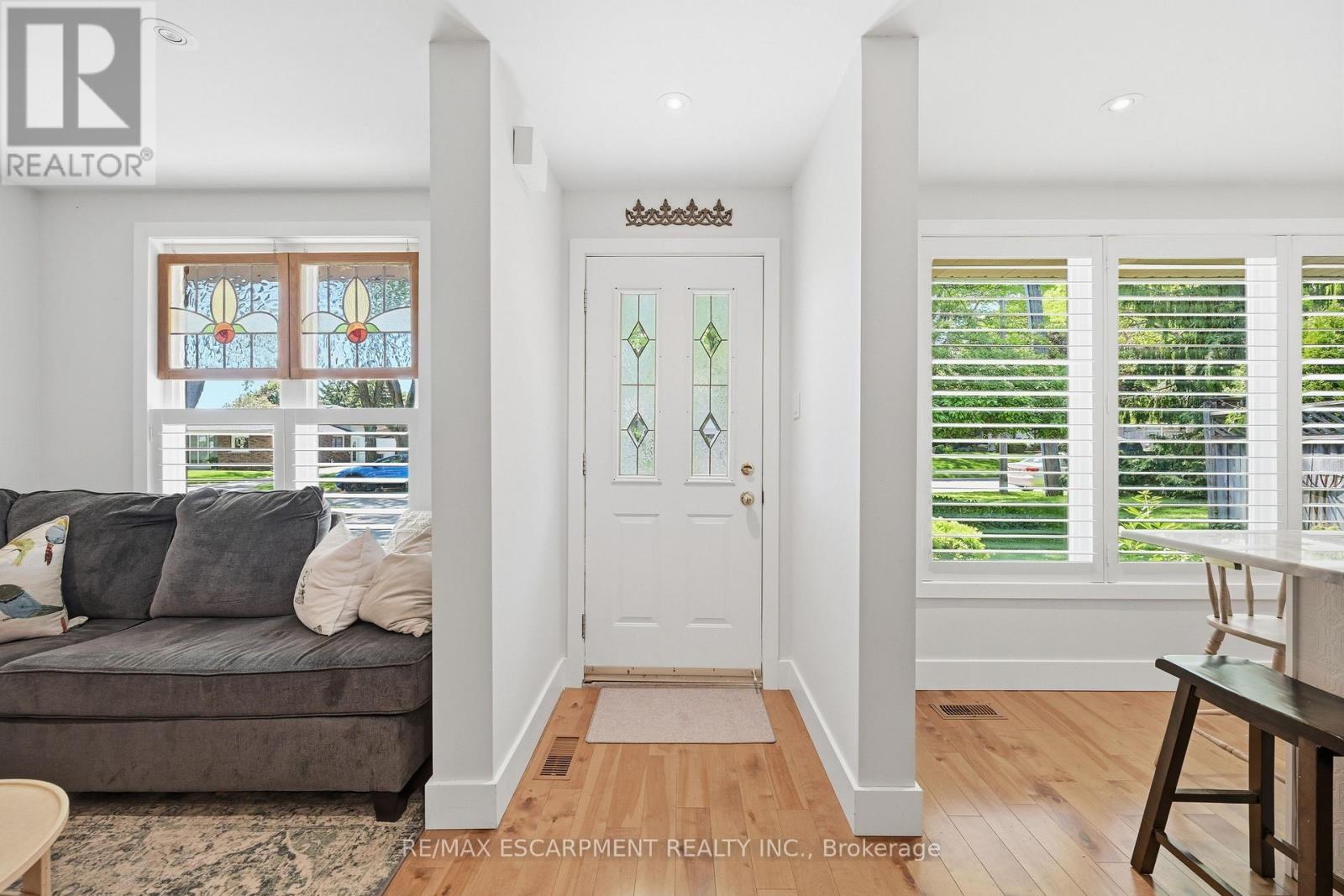 563 Elwood Road, Burlington, Ontario  L7N 3C6 - Photo 6 - W13227370