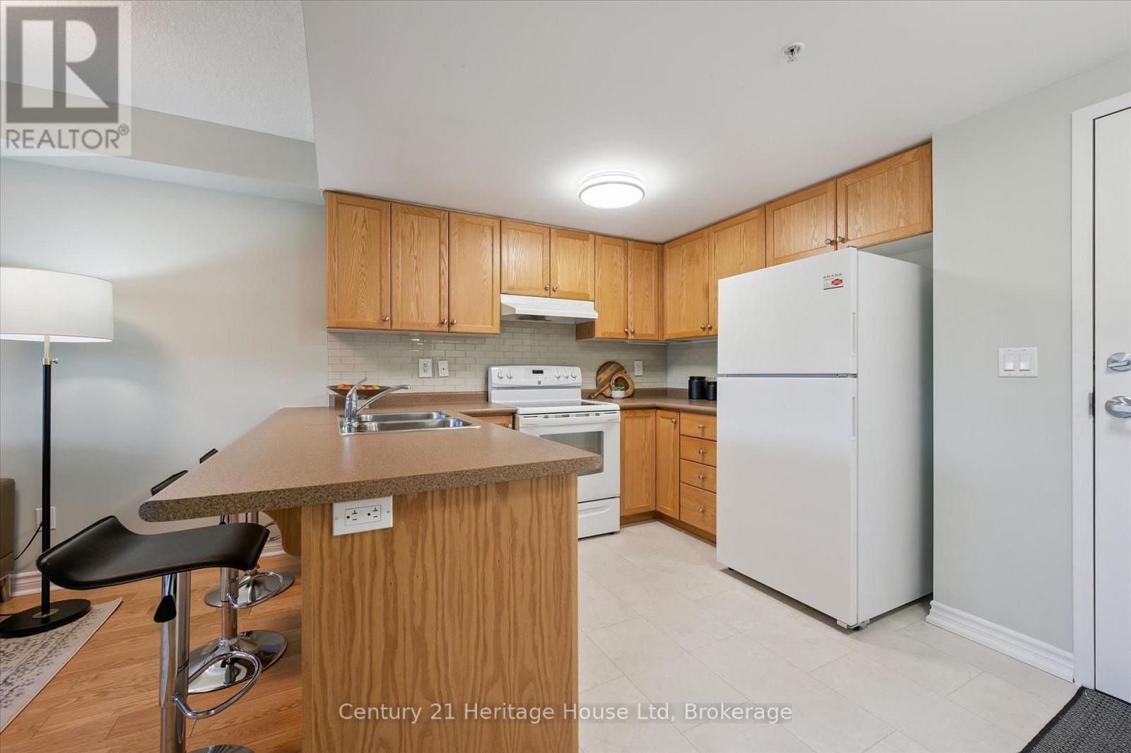 210 - 625 St David Street S, Centre Wellington, Ontario N1M 0A8 - Photo 15 - X13227580
