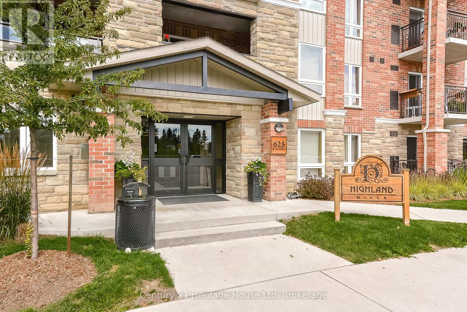 210 - 625 St David Street S, Centre Wellington, Ontario N1M 0A8 - Photo 3 - X13227580