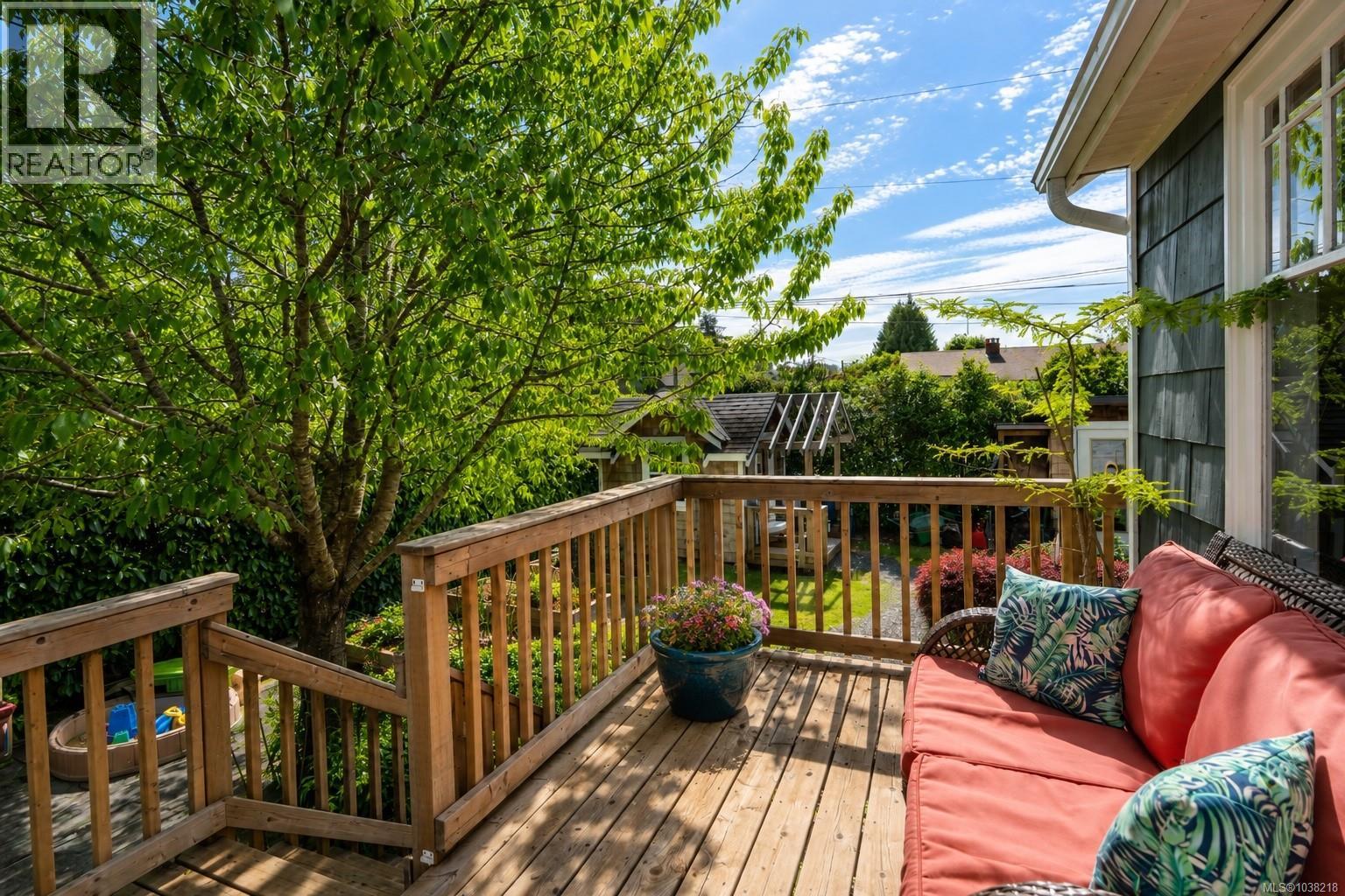 37 Cowichan Ave W, Lake Cowichan, British Columbia  V0R 2G0 - Photo 9 - 1038218
